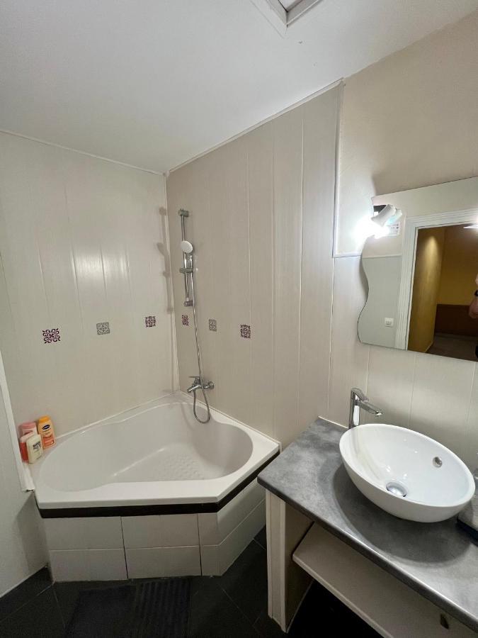 Appartement 2 Chambres - Lits King Size - Wifi - Baignoire Le Puy-en-Velay Экстерьер фото